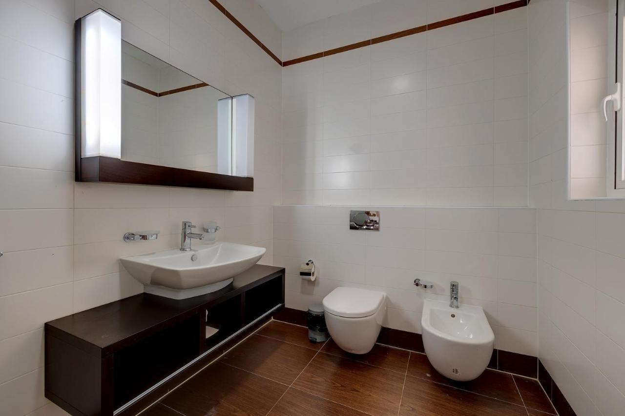 Seafront Lux Apart Inc Pool, Upmarket Area Sliema Ngoại thất bức ảnh